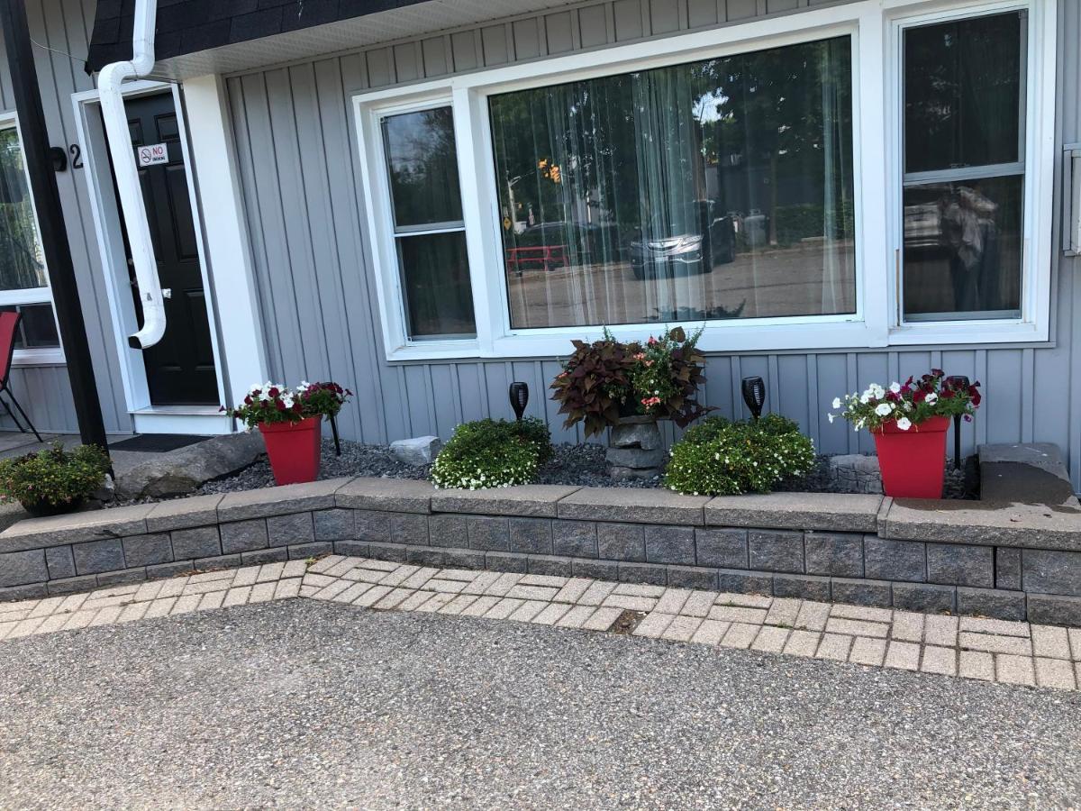 New Rockland Motel Bobcaygeon Exterior photo